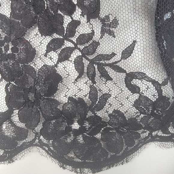 La Perla all lace with silk details whimsigoth crop top and t back straps small - Picture 3 of 11